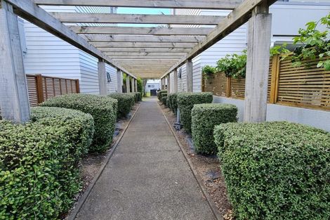 Photo of property in 24/8 Carolina Place, Albany, Auckland, 0632