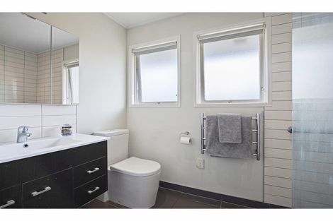 Photo of property in 38 Hamilton Drive, Waiuku, 2123