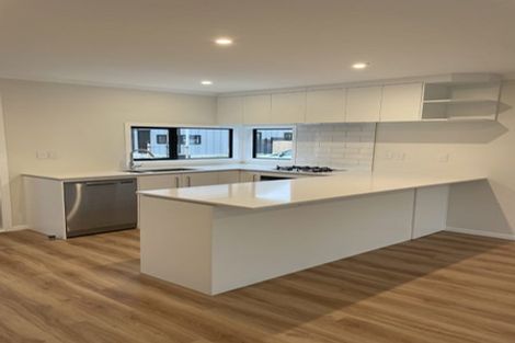 Photo of property in 17 Raeble Walkington Lane, Wallaceville, Upper Hutt, 5018