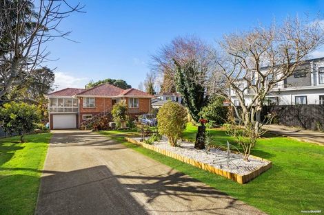 Photo of property in 32 Oakland Avenue, Papatoetoe, Auckland, 2025