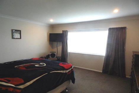 Photo of property in 12 Gennaker Lane, Whitby, Porirua, 5024
