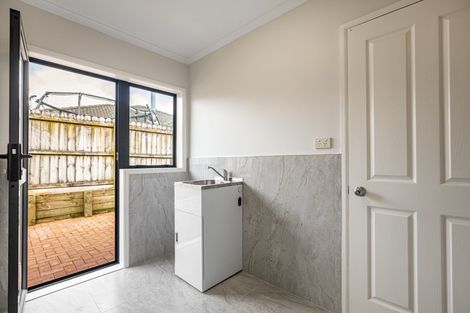 Photo of property in 13 Attymon Lane, East Tamaki, Auckland, 2016