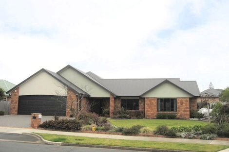 Photo of property in 17 Roderick Place, Rototuna, Hamilton, 3210