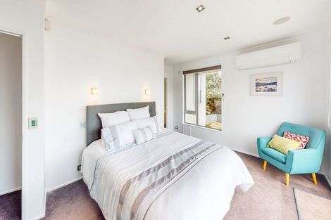 Photo of property in 11 Sovereign Point, Kaiwharawhara, Wellington, 6035