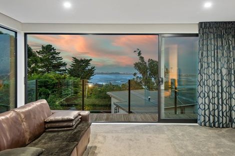 Photo of property in 6a The Rise, Mount Pleasant, Christchurch, 8081