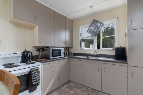 Photo of property in 27 Woodward Street East, Featherston, 5710