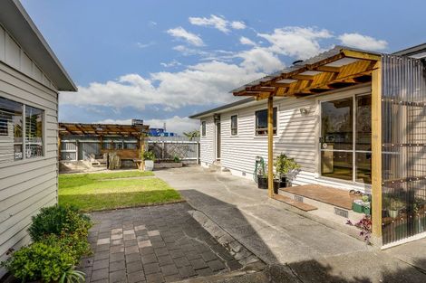 Photo of property in 15 Trinity Crescent, Pirimai, Napier, 4112
