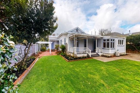 Photo of property in 140 Russell Street, Palmerston North, 4414