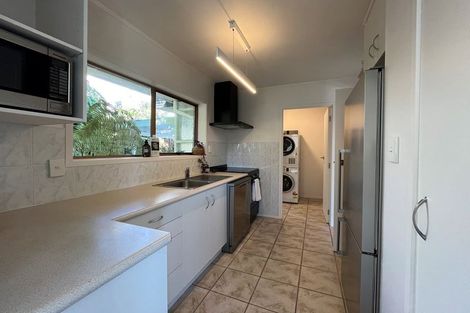 Photo of property in 2/16 Malters Place, Browns Bay, Auckland, 0630