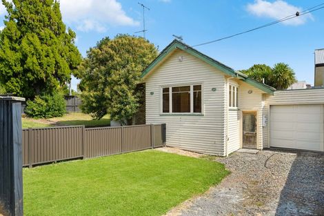 Photo of property in 32 Forest Lake Road, Forest Lake, Hamilton, 3200