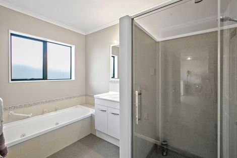 Photo of property in 2 Sanders Avenue, Westown, New Plymouth, 4310