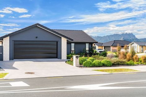 Photo of property in 98 Kaurinui Crescent, One Tree Point, 0118