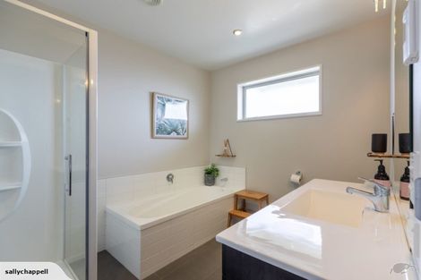 Photo of property in 16 Istana Place, Britannia Heights, Nelson, 7010