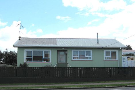 Photo of property in 3 Rangiora Street, Castlecliff, Whanganui, 4501