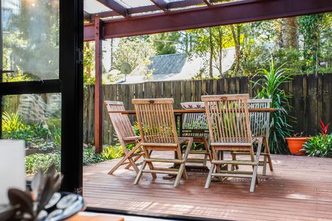 Photo of property in 34 Hollywood Avenue, Titirangi, Auckland, 0604