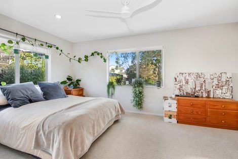 Photo of property in 69 Tamahere Drive, Glenfield, Auckland, 0629