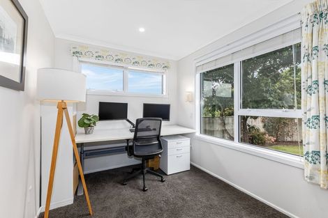 Photo of property in 118 Kahu Road, Paremata, Porirua, 5024