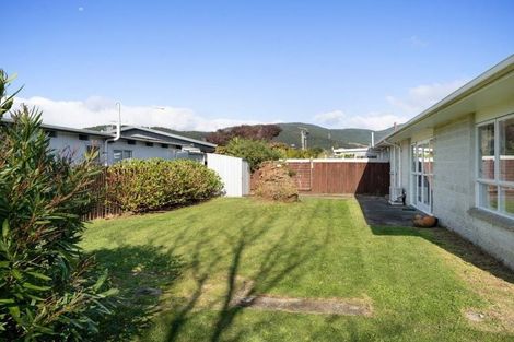 Photo of property in 4 Greenwood Place, Paraparaumu, 5032