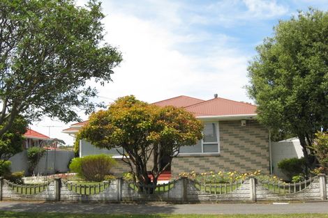 Photo of property in 12 Tenby Place, Avondale, Christchurch, 8061