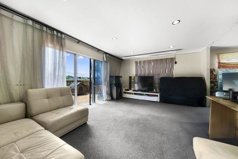 Photo of property in 6 Theban Place, Totara Vale, Auckland, 0629
