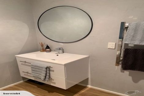 Photo of property in 2/19 Onslow Road, Khandallah, Wellington, 6035