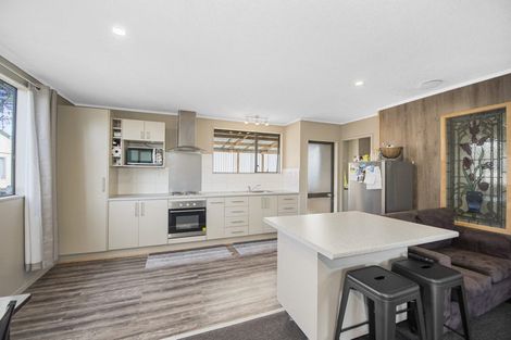 Photo of property in 84 Kahikatea Drive, Melville, Hamilton, 3206