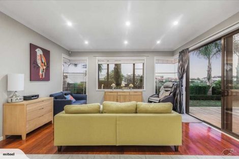 Photo of property in 14g Baulcomb Parade, Windsor Park, Auckland, 0632