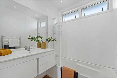 Photo of property in 45 Lynwood Road, New Lynn, Auckland, 0600