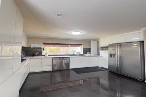 Photo of property in 8 Dainton Place, New Lynn, Auckland, 0600