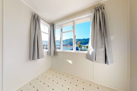 Photo of property in 11 Hamstead Street, Wainuiomata, Lower Hutt, 5014