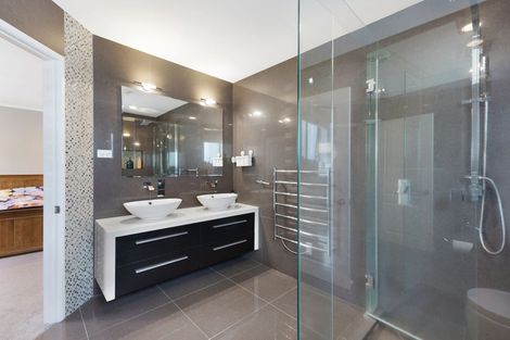 Photo of property in 1/60 Penzance Road, Mairangi Bay, Auckland, 0630