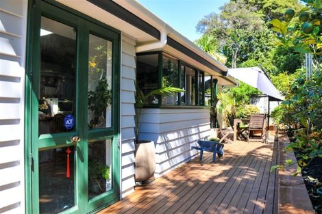 Photo of property in 36 Emlyn Place, Torbay, Auckland, 0630