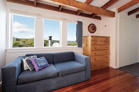 Photo of property in 193 Piha Road, Piha, New Lynn, 0772