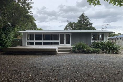 Photo of property in 280 Te Moana Road, Waikanae, 5036