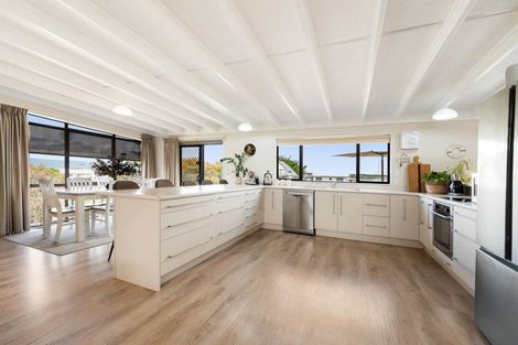 Photo of property in 8 Roore Street, Foxton Beach, Foxton, 4815