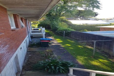 Photo of property in 2/7 Huapai Street, Onehunga, Auckland, 1061