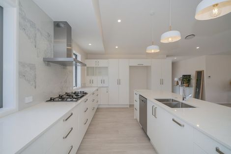 Photo of property in 22 Awatea Drive, Whitianga, 3510