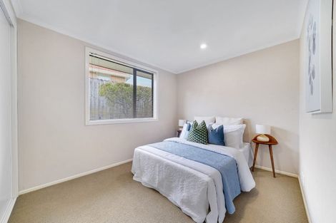 Photo of property in 24 Mt Lebanon Crescent, The Gardens, Auckland, 2105