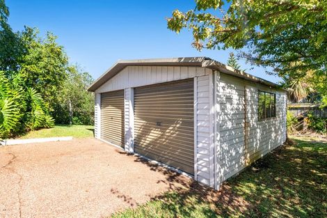 Photo of property in 16 Pohutukawa Avenue, Red Beach, 0932