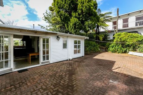 Photo of property in 12 Kitchener Terrace, Moturoa, New Plymouth, 4310