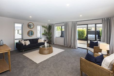 Photo of property in 32 Sequoia Way, Rangiora, 7400
