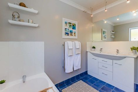 Photo of property in 12 Murray Court, Paraparaumu Beach, Paraparaumu, 5032