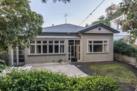 Photo of property in 23 Plunket Street, Kelburn, Wellington, 6012