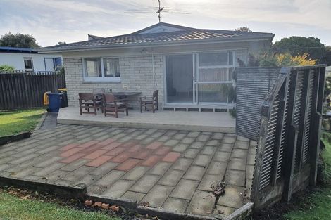 Photo of property in 2/66 Becroft Drive, Forrest Hill, Auckland, 0620