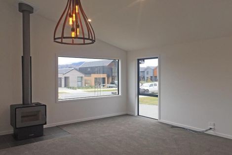 Photo of property in 11 Obelisk Street, Wanaka, 9305