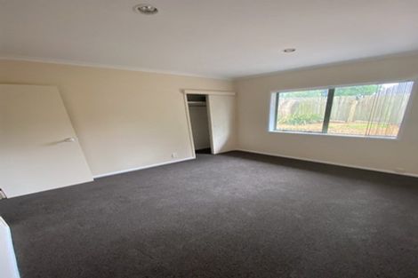 Photo of property in 2/5 Campbell Place, Papakura, 2110