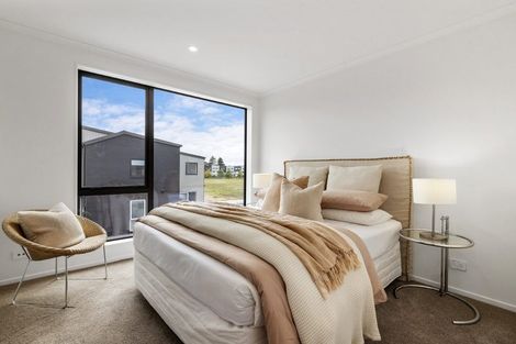 Photo of property in 22 Rauawa Lane, Hobsonville, 0616