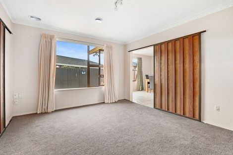 Photo of property in 152 Sawyers Arms Road, Northcote, Christchurch, 8052