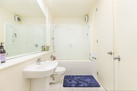 Photo of property in Sirocco Apartments, 607/8 Church Street, Wellington Central, Wellington, 6011