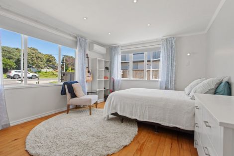 Photo of property in 39 Tiromoana Road, Raumati South, Paraparaumu, 5032